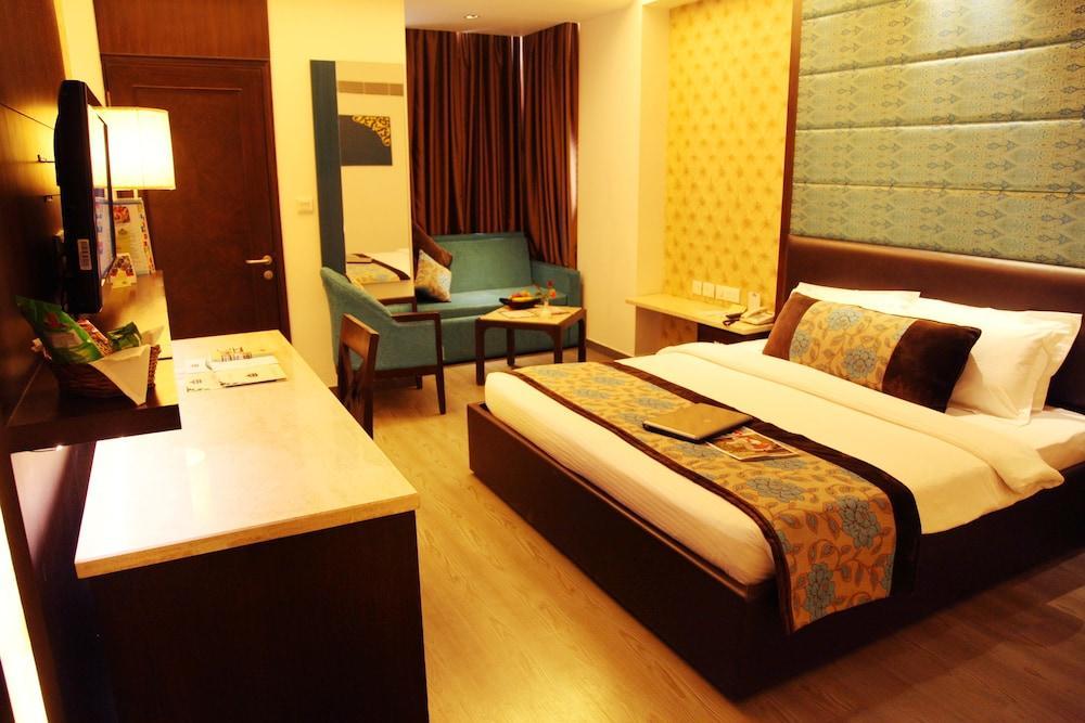 Country Inn & Suites Haridwar Bagian luar foto