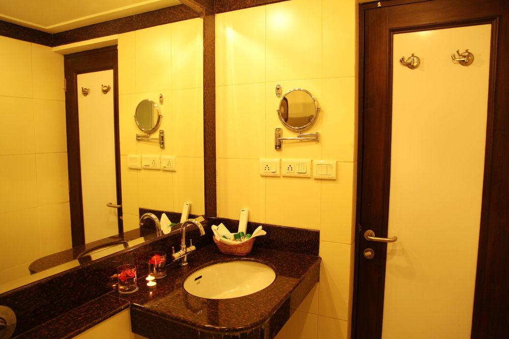 Country Inn & Suites Haridwar Bagian luar foto