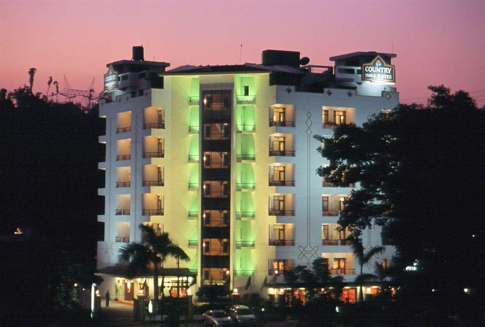 Country Inn & Suites Haridwar Bagian luar foto