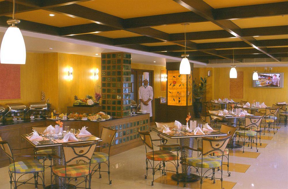Country Inn & Suites Haridwar Restoran foto