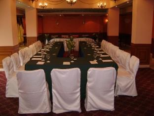 Country Inn & Suites Haridwar Bagian luar foto