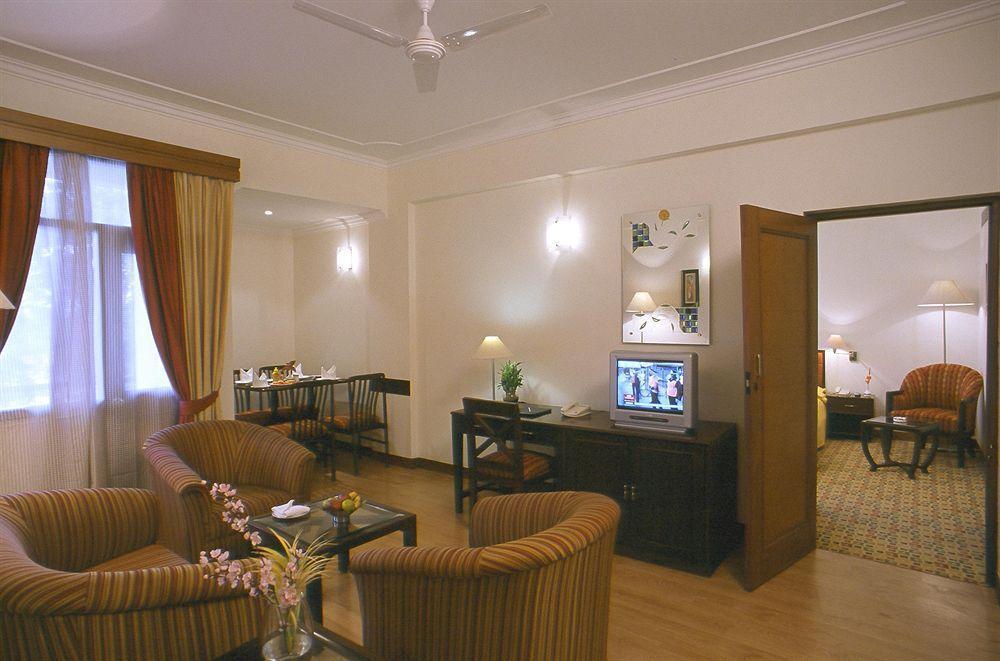 Country Inn & Suites Haridwar Ruang foto